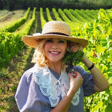 Elena Joubert, community manager, secteur viticole